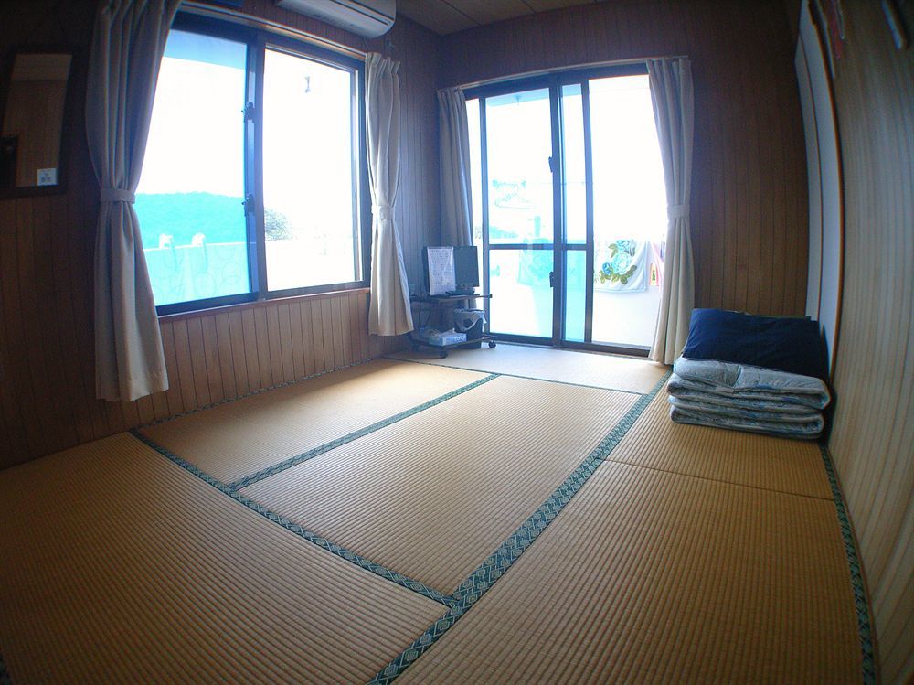 Hotel Minshuku Yadokari Zamami Esterno foto
