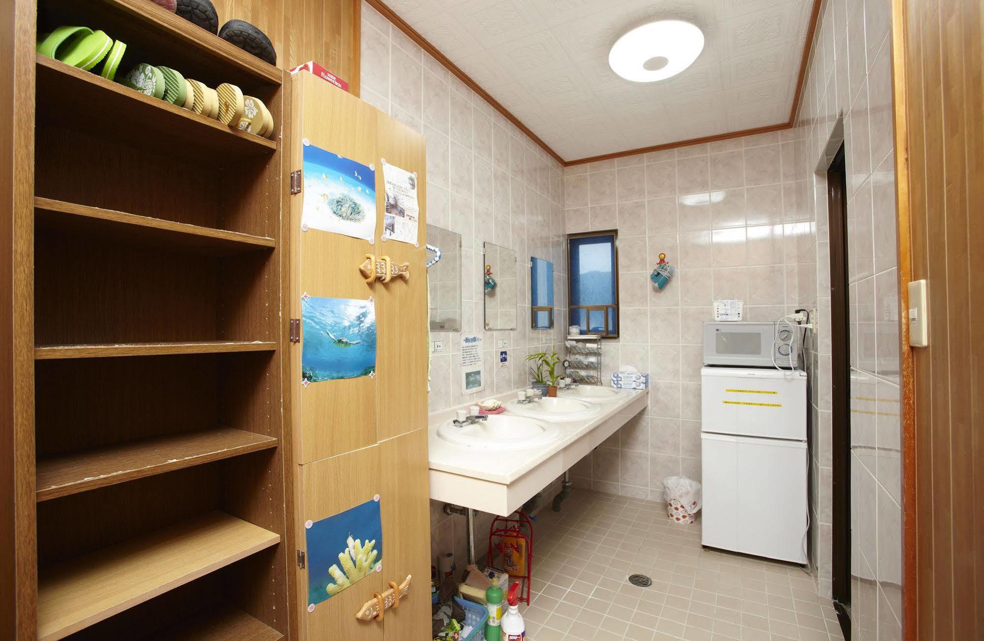 Hotel Minshuku Yadokari Zamami Esterno foto