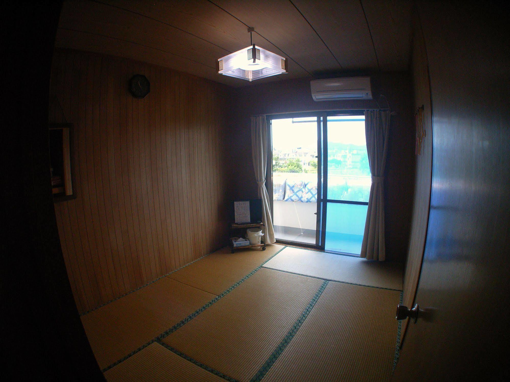 Hotel Minshuku Yadokari Zamami Esterno foto