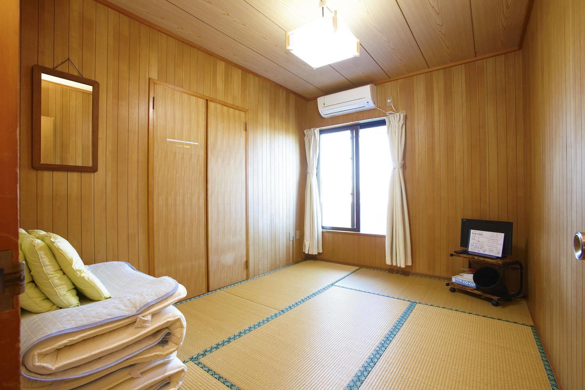 Hotel Minshuku Yadokari Zamami Esterno foto