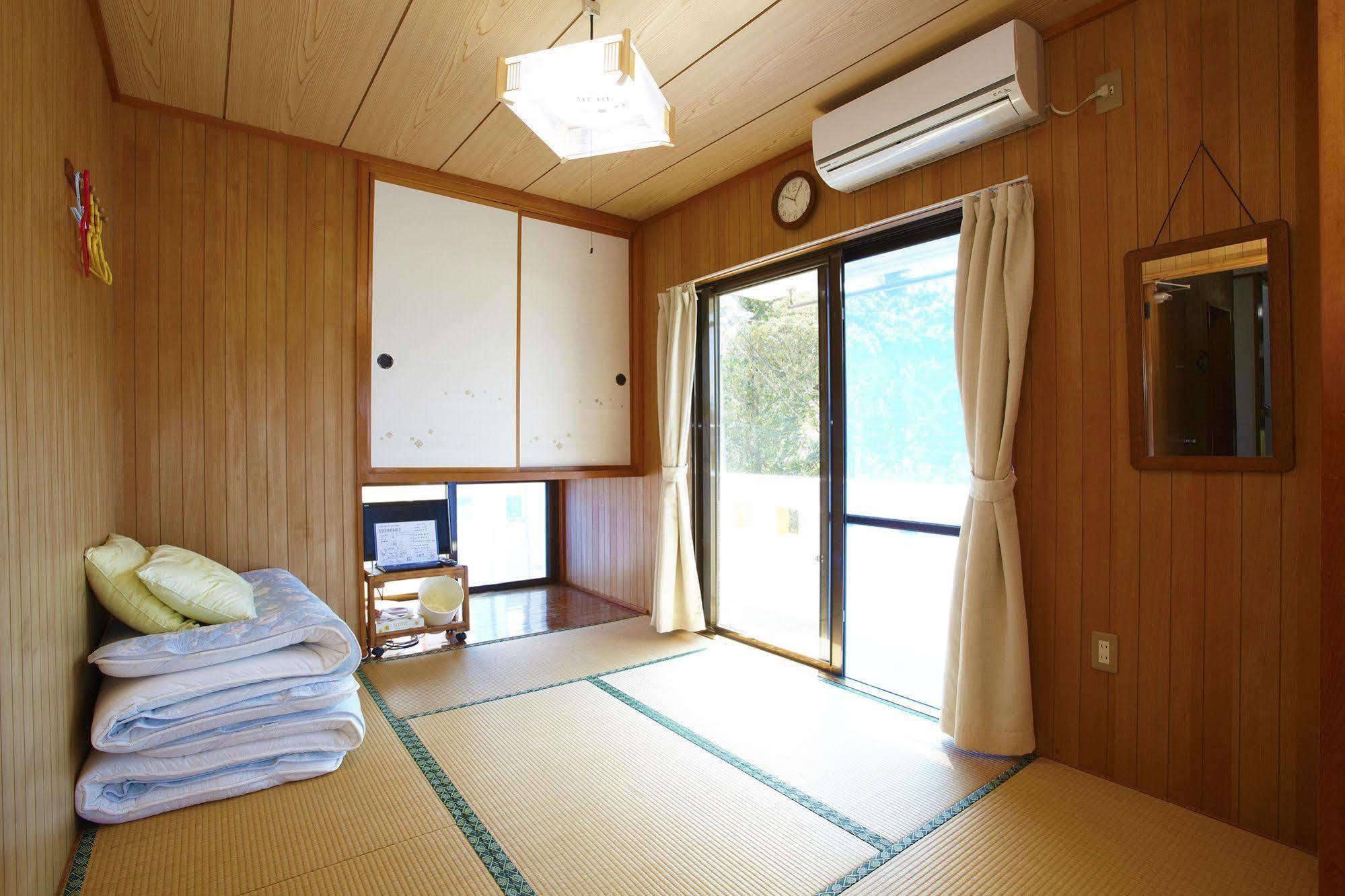 Hotel Minshuku Yadokari Zamami Esterno foto