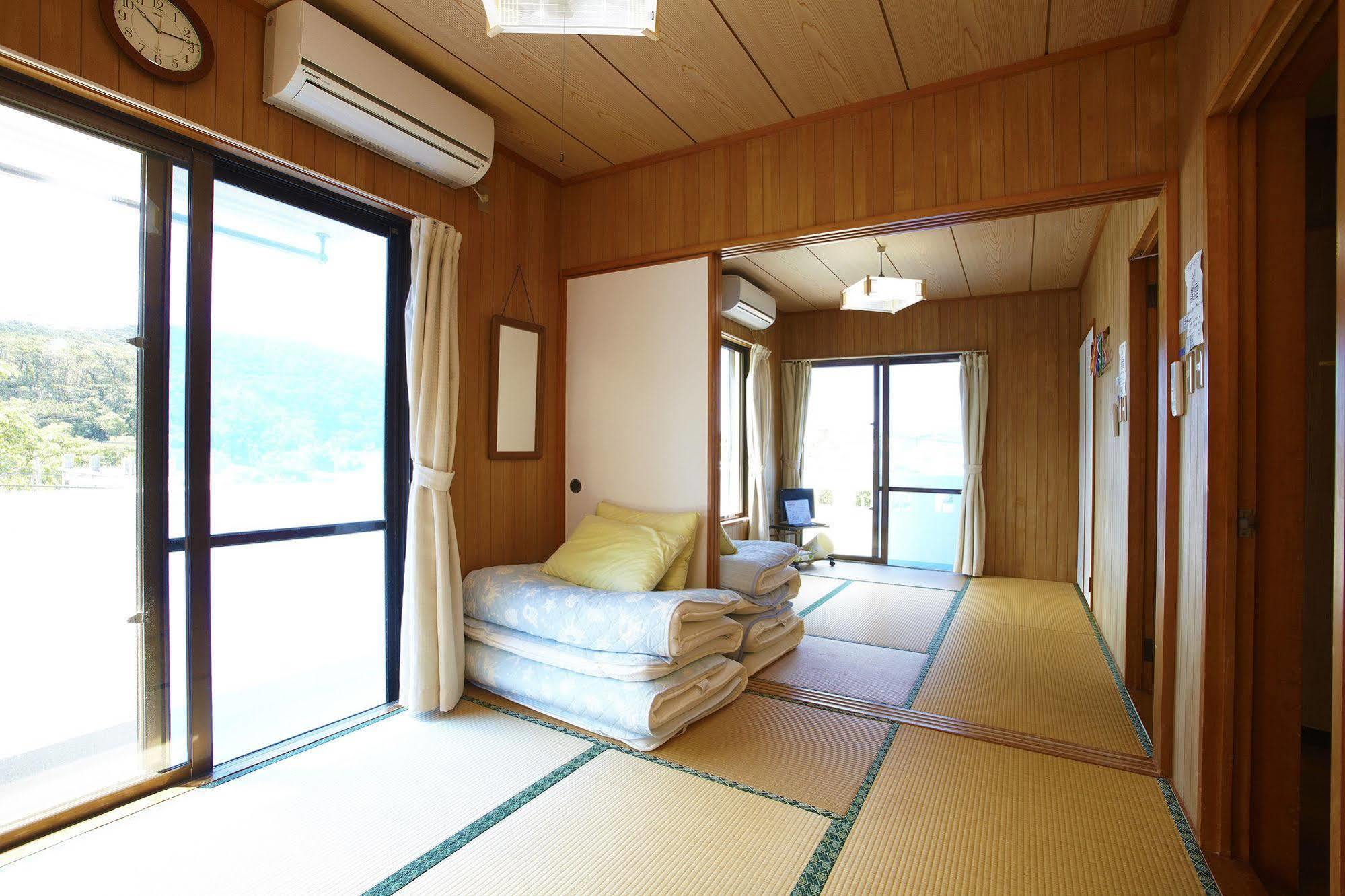 Hotel Minshuku Yadokari Zamami Esterno foto